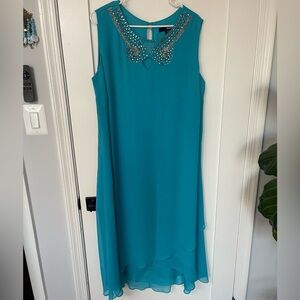 Women’s lightweight dress with beaded design